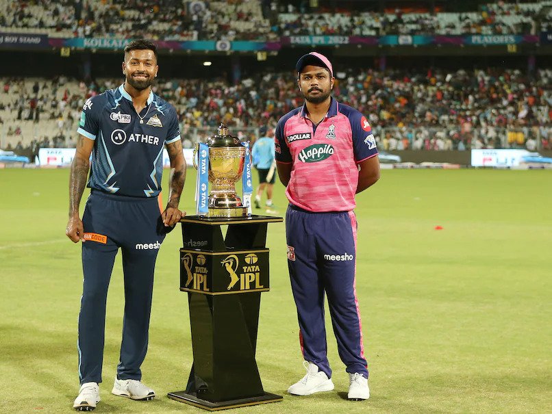  கடந்த சீசனில் ஐபிஎல் தொடரை வென்றதற்காக குஜராத் டைட்டன்ஸ் அணி ரூ.20 கோடியும், இரண்டாம் இடம் பிடித்த ராஜஸ்தான் ராயல்ஸ் அணிக்கு ரூ.13 கோடியும் வழங்கப்பட்டது.
