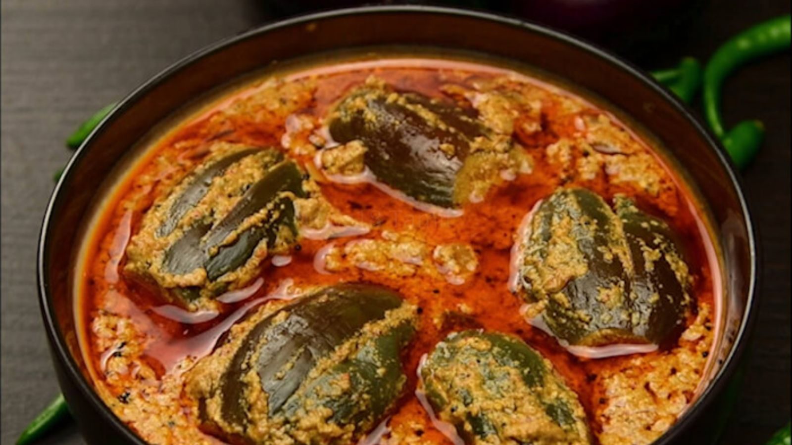 ஹைதராபாத் ஸ்டைல் கத்திரிக்காய் கிரேவி செய்வது எப்படி..? இதோ ரெசிபி!!