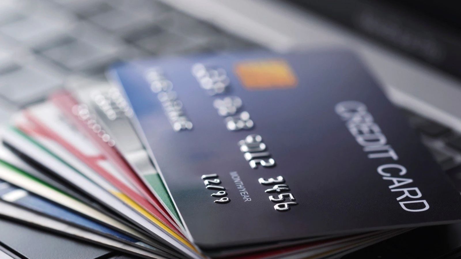 பலவித ஆஃபர்களுடன் ரூ.5 லட்சம் வரம்பில் இலவச கிரெடிட் கார்டு!