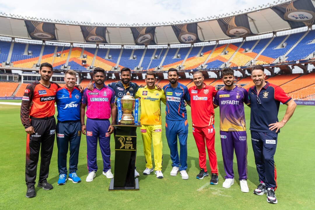  16-வது ஐபிஎல் கிரிக்கெட் திருவிழா இந்தியாவில் களைக்கட்டியுள்ளது. இந்த தொடரானது தற்போது விறுவிறுப்பான கட்டத்தை எட்டியுள்ளது. தொடக்கத்தில் மோசமான ஆட்டத்தை வெளிப்படுத்தி வந்த அணிகள் தற்போது எழுச்சி பெற்று வெற்றிப்பாதைக்கு திரும்பி வருகின்றன.