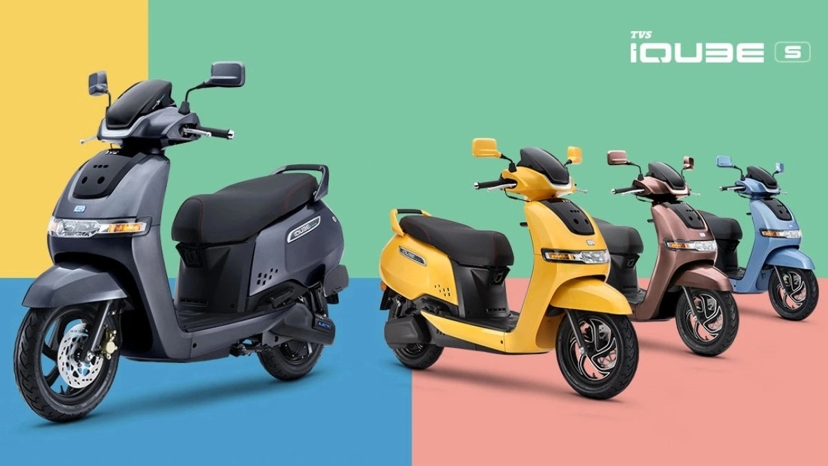  இதனை கொண்டாடும் விதமாக புதுடெல்லியில் 100 TVS iQube எலெக்ட்ரிக் ஸ்கூட்டர்கள் வழங்கி நடந்த மெகா டெலிவரி நிகழ்ச்சியில் வாடிக்கையாளர்களும் கலந்து கொண்டனர். கூடுதலாக TVS iQube எலெக்ட்ரிக் ஸ்கூட்டர்கள் வெற்றிகரமாக AIS156 Phase 2-விற்கு மாறியுள்ளதாக நிறுவனம் தெரிவித்துள்ளது. இதனிடையே சிறப்பான இந்த தருணத்தில் EV பயணத்தை நோக்கி, TVS மோட்டார் நிறுவனம் சில அடிப்படைக் கொள்கைகளுக்கு முக்கியத்துவம் கொடுக்கிறது.