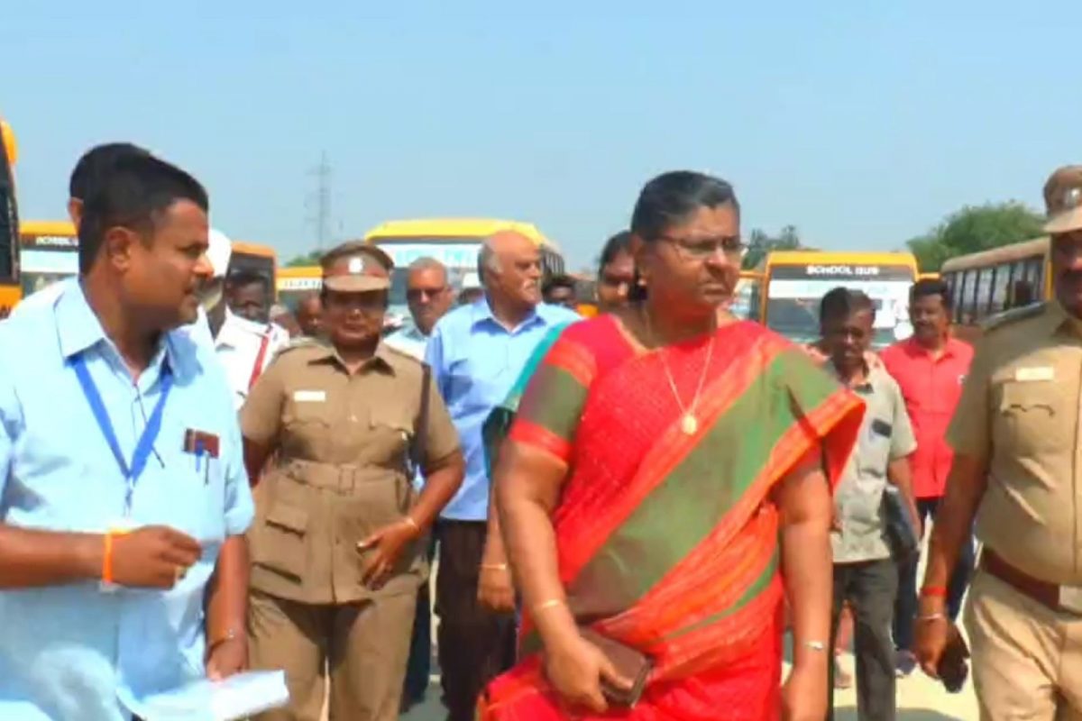 நாமக்கல்லில் பள்ளி வாகனங்களை ஆய்வு செய்த ஆட்சியர்!