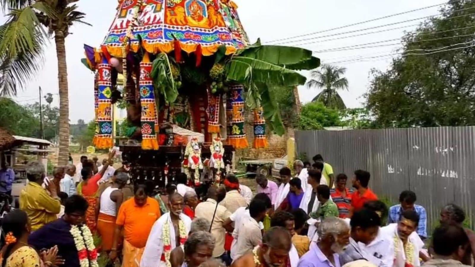 செண்டியம்பாக்கம் பொன்னியம்மன் கோவில் பிரமோற்சவ விழா..! அசைந்தாடிவந்த திருத்தேர்..!