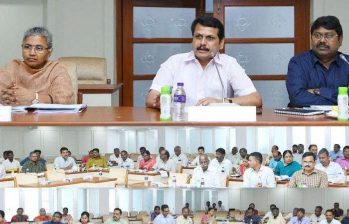  தலைமைச் செயலகத்தில் அமைச்சர் செந்தில்பாலாஜி தலைமையில் மாவட்ட அளவிலான கலால் துறை துணை ஆணையர்கள் மற்றும் உதவி ஆணையர்களுடன் ஆய்வுக்கூட்டம் நடைபெற்றது.