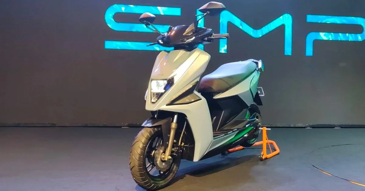  Simple Energy-யின் நிறுவனரும் தலைமை செயல் அதிகாரியுமான சுஹாஸ் ராஜ்குமார் பேசுகையில், அடுத்த 12-18 மாதங்களில் 100 மில்லியன் அமெரிக்க டாலர்களை முதலீடு செய்ய நிறுவனம் திட்டமிட்டுள்ளதாக கூறினார். Simple Energy நிறுவனம் ஏற்கனவே நம் தமிழகத்தின் சூளகிரியில் உற்பத்தி நிலையம் அமைக்க ரூ.110 கோடி முதலீடு செய்துள்ளது.