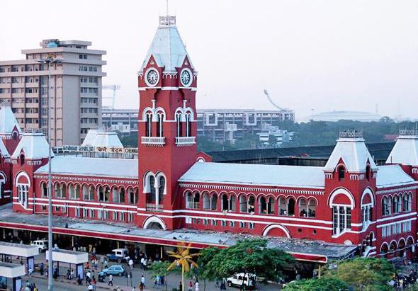  இதில், அதிகபட்சமாக மீனம்பாக்த்தில் 105 புள்ளி 60 டிகிரி பாரன்ஹீட் வெப்பம் பதிவாகி உள்ளது.
