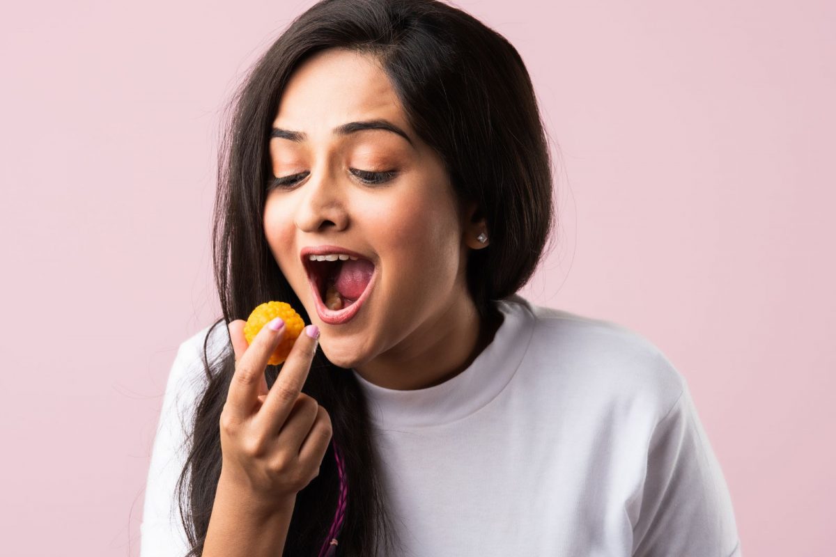 உணவுக்கு முன்பு அல்லது பின்பு... எப்போது ஸ்வீட் சாப்பிட வேண்டும் ?