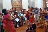 தாண்டியா நடனம் ஆடி மகிழ்ந்த தமிழிசை சவுந்தர்ராஜன்...