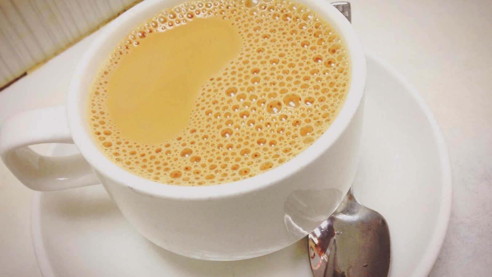 டீ அல்லது காஃபி அருந்தும் முன் தண்ணீர் குடிக்க வேண்டுமா..? நிபுணர்களின் கருத்து...