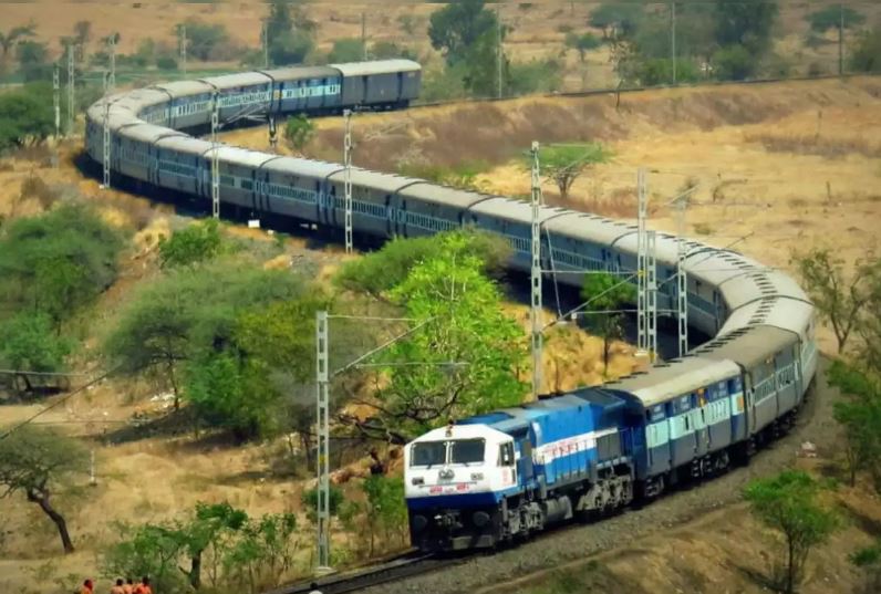  ஐஆர்சிடிசி பஞ்ச தேவாலயம் டூர் பேக்கேஜ் ஆரம்ப விலை ரூ.5,170. மும்முறை பகிர்வுக்கு ரூ.5,170 மற்றும் இரட்டை பகிர்வுக்கு ரூ.5,370. இந்த டூர் பேக்கேஜில் ஒரு நாள் ஹோட்டல் தங்குமிடம், ஏசி வாகனத்தில் தளம் பார்ப்பது, திருமலைக்கு சிறப்பு நுழைவு வருகை, திருச்சானூர், சீனிவாச மங்காபுரம், காணிப்பாக்கம், ஸ்ரீகாளஹஸ்தி கோவில்கள், காலை உணவு, பயணக் காப்பீடு ஆகியவை அடங்கும். திருப்பதிக்கு பக்தர்கள் வந்த பிறகுதான் இந்த டூர் பேக்கேஜ் தொடங்குகிறது என்பதை நினைவில் கொள்ள வேண்டும்.