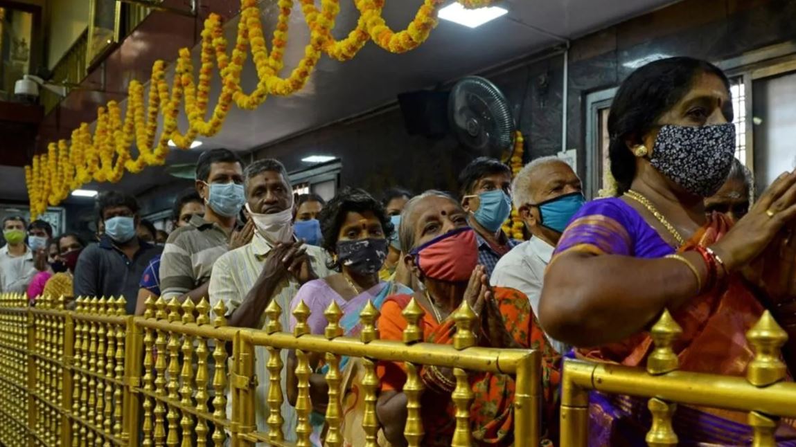  மேலும் வெள்ளி, சனி, ஞாயிறு ஆகிய நாட்களில் பரிந்துரை கடிதங்களின் அடிப்படையில் ஜூன் மாதம் 30 ஆம் தேதி வரை பக்தர்களுக்கு விஐபி பிரேக் தரிசன அனுமதி கிடையாது.