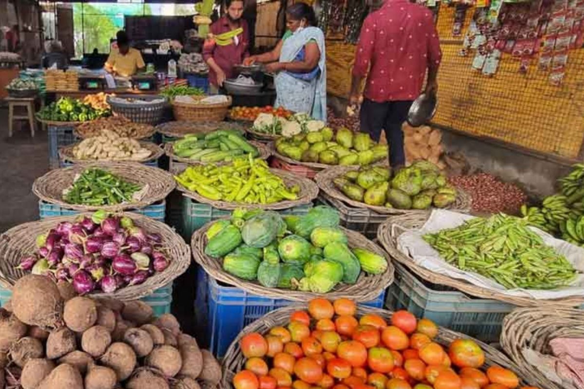 அதிரடியாக குறைந்த காய்கறி விலை... பொதுமக்கள் மகிழ்ச்சி!