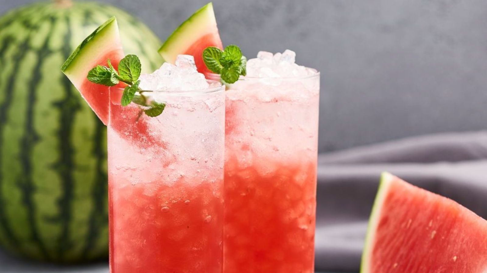 கொளுத்தும் வெயிலுக்கு இதமான தர்பூசணி மாக்டெயில் செய்வது எப்படி..?