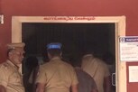 சொத்து தகராறு: மனைவி மீது கல்லை போட்டு கொலை - கணவன் கைது