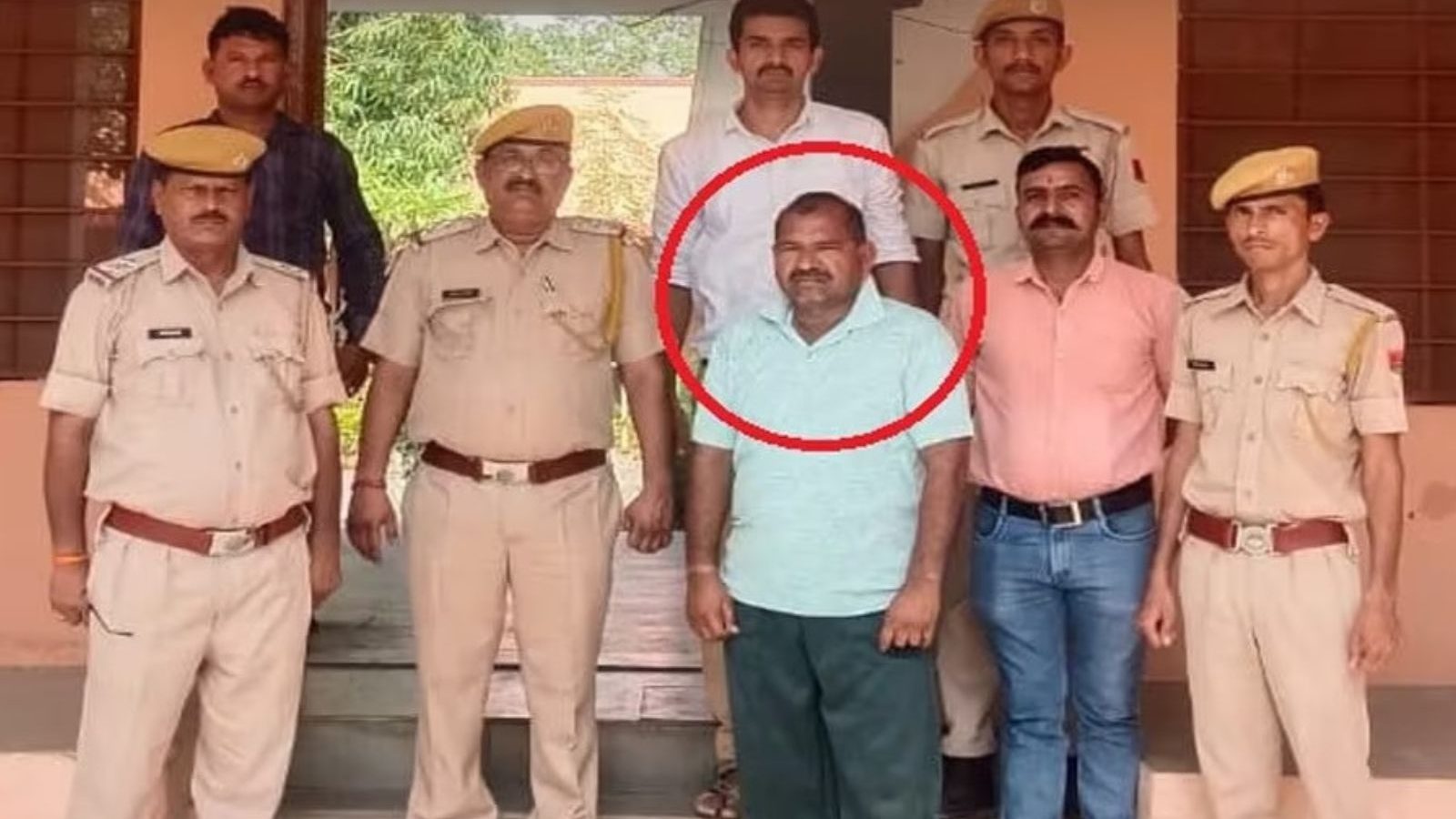 மாணவிகளை வீட்டிற்கு அழைத்து பாலியல் சீண்டல்... போக்சோ வழக்கில் அரசுப் பள்ளி முதல்வர் கைது!