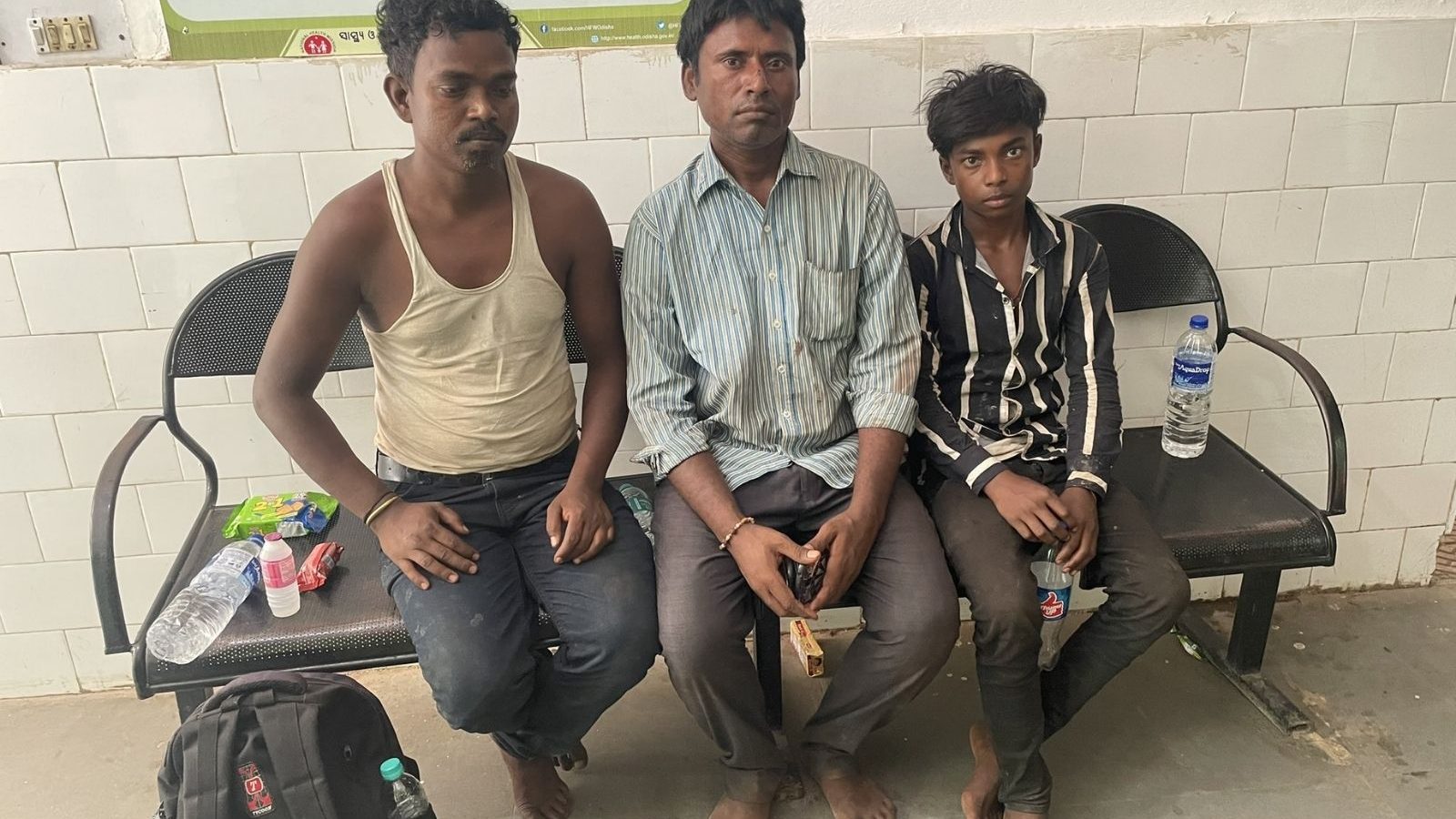 சென்னை அழைத்து வந்த மகனை பிணமாக ஏந்திச் சென்ற பீகார் தொழிலாளி.. ரயில் விபத்தின் கண்ணீர் கதை..!