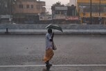 சூறாவளி காற்றுடன் கொட்டி தீர்த்த கனமழை..