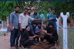 "கட்டிஸ் கேங்" படக்குழுவினருடன் மரக்கன்றுகள் நட்ட நடிகர் சௌந்தரராஜா