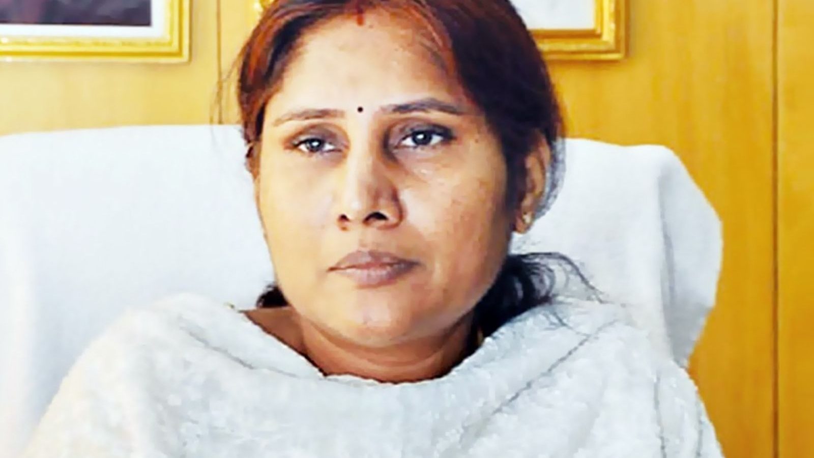 ஐஏஎஸ் அதிகாரி மலர்விழி வீட்டில் லஞ்ச ஒழிப்புத்துறை அதிரடி சோதனை..!