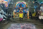 தீக்குழியில் இறங்கி பக்தர்கள் சாமி தரிசனம்..