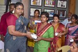 மாற்றுத்திறனாளிகளுக்கு நலத்திட்ட உதவிகளை வழங்கிய கலெக்டர்
