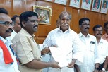எஸ்.சி, எஸ்.டி ஆணையம்- புதுச்சேரி முதல்வரிடம் எம்.பி ரவிகுமார் மனு..