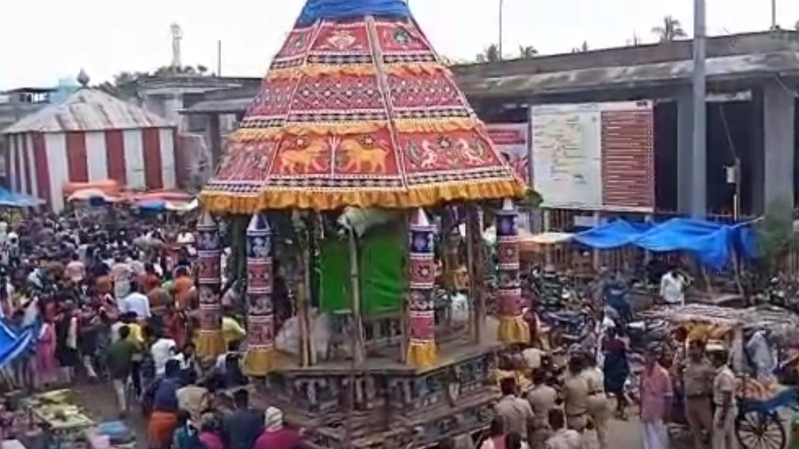 ஆவுடையார்கோவில் ஸ்ரீமுத்துமாரியம்மன் கோயில் தேரோட்ட திருவிழா கோலாகலம்..!