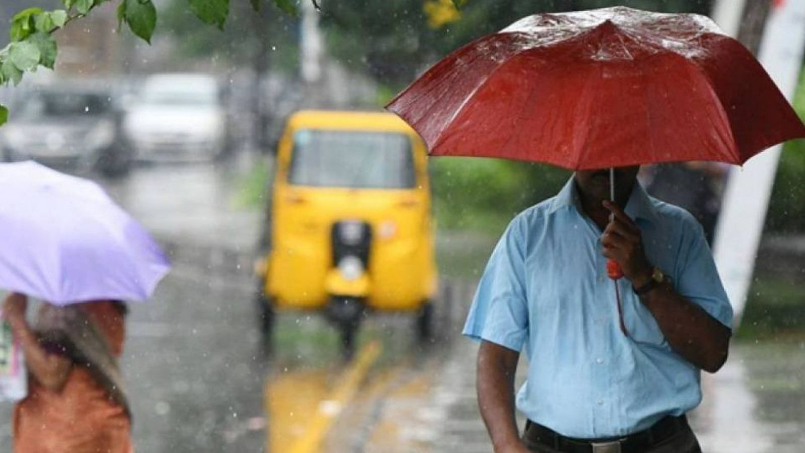 அடுத்த 3 மணி நேரத்திற்கு இந்த 9 மாவட்டங்களில் மழை வெளுத்து வாங்கும்... வானிலை அப்டேட்