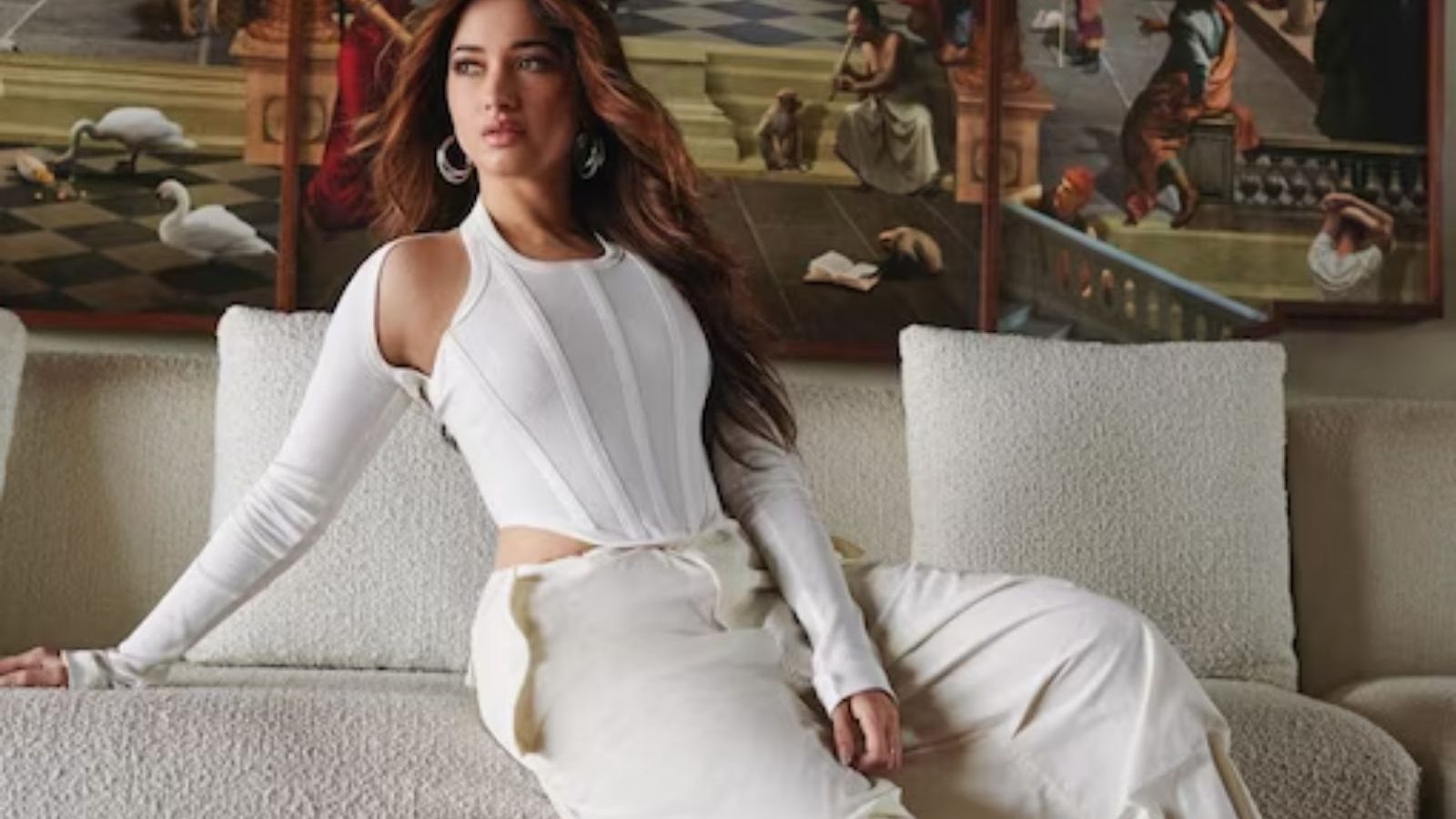 வீடா? அரண்மனையா? தமன்னாவின் ஆடம்பர வீடு போட்டோஸ்...!