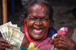 புன்சிரிப்பால்  பிரபலமான மூதாட்டி... உடல்நலக் குறைவால் உயிரிழப்பு...
