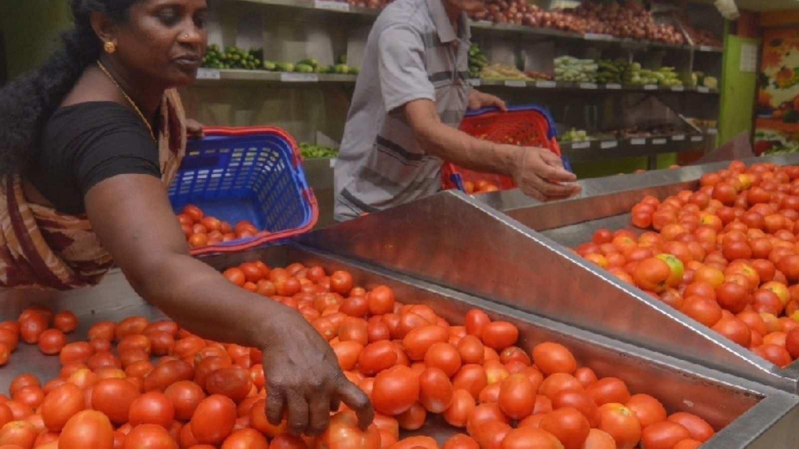 Tomato Price | அதிரடியாக குறைந்த தக்காளி விலை... இன்றைய விலை என்ன தெரியுமா?
