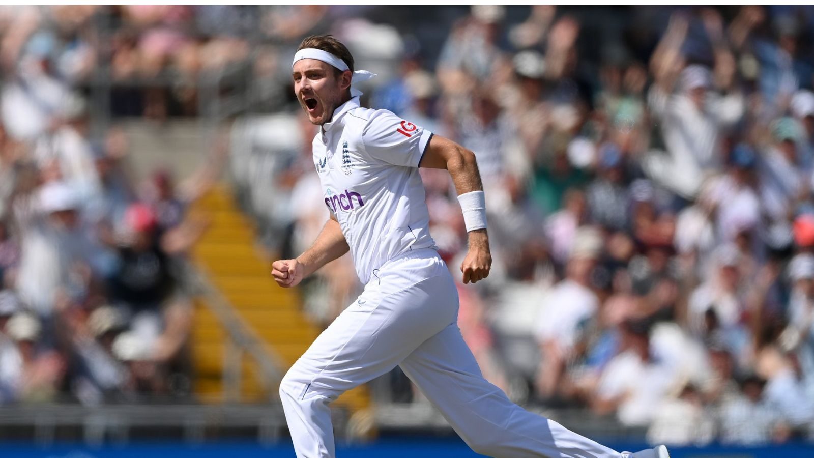 ஆஷஸ் தொடருடன் சர்வதேச போட்டிகளில் இருந்து ஓய்வு... பிரபல கிரிக்கெட் வீரர் அறிவிப்பு...