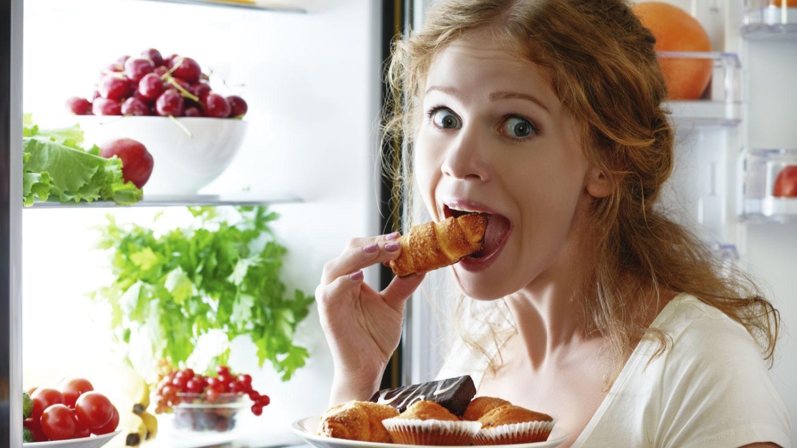 ஏதாவது சாப்பிட்டுக் கொண்டே இருக்க வேண்டும் என்று தோன்றுகிறதா..? உடனே இதை மாற்றிக்கொள்ளுங்கள்..!