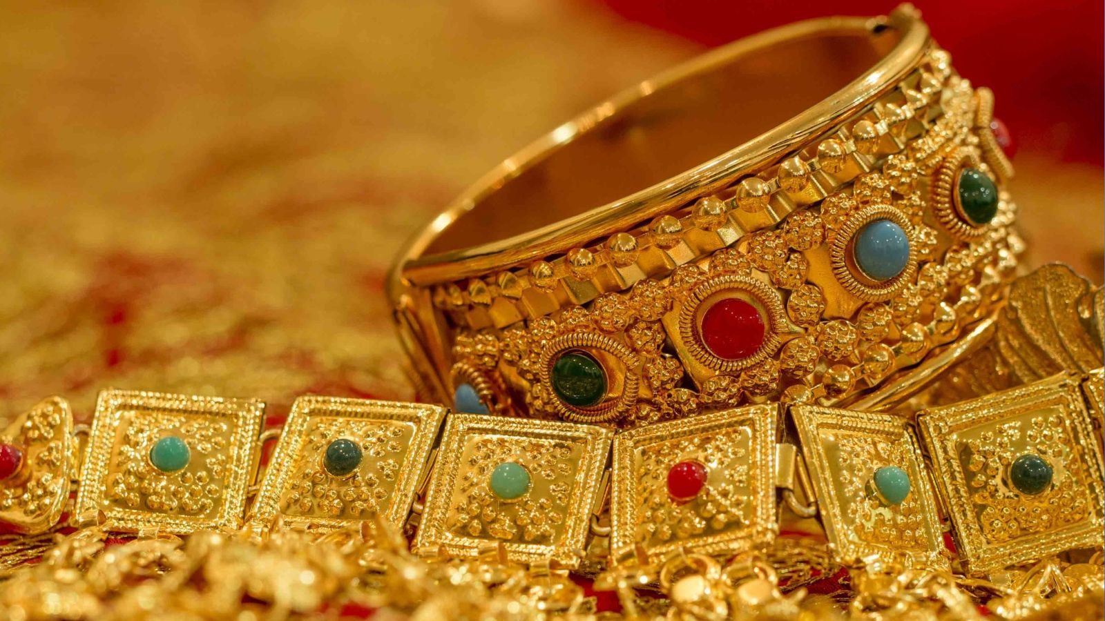 விலை குறைந்தது தங்கம்.. செப்டம்பர் முதல் நாளில் நிலவரம் இதுதான்!