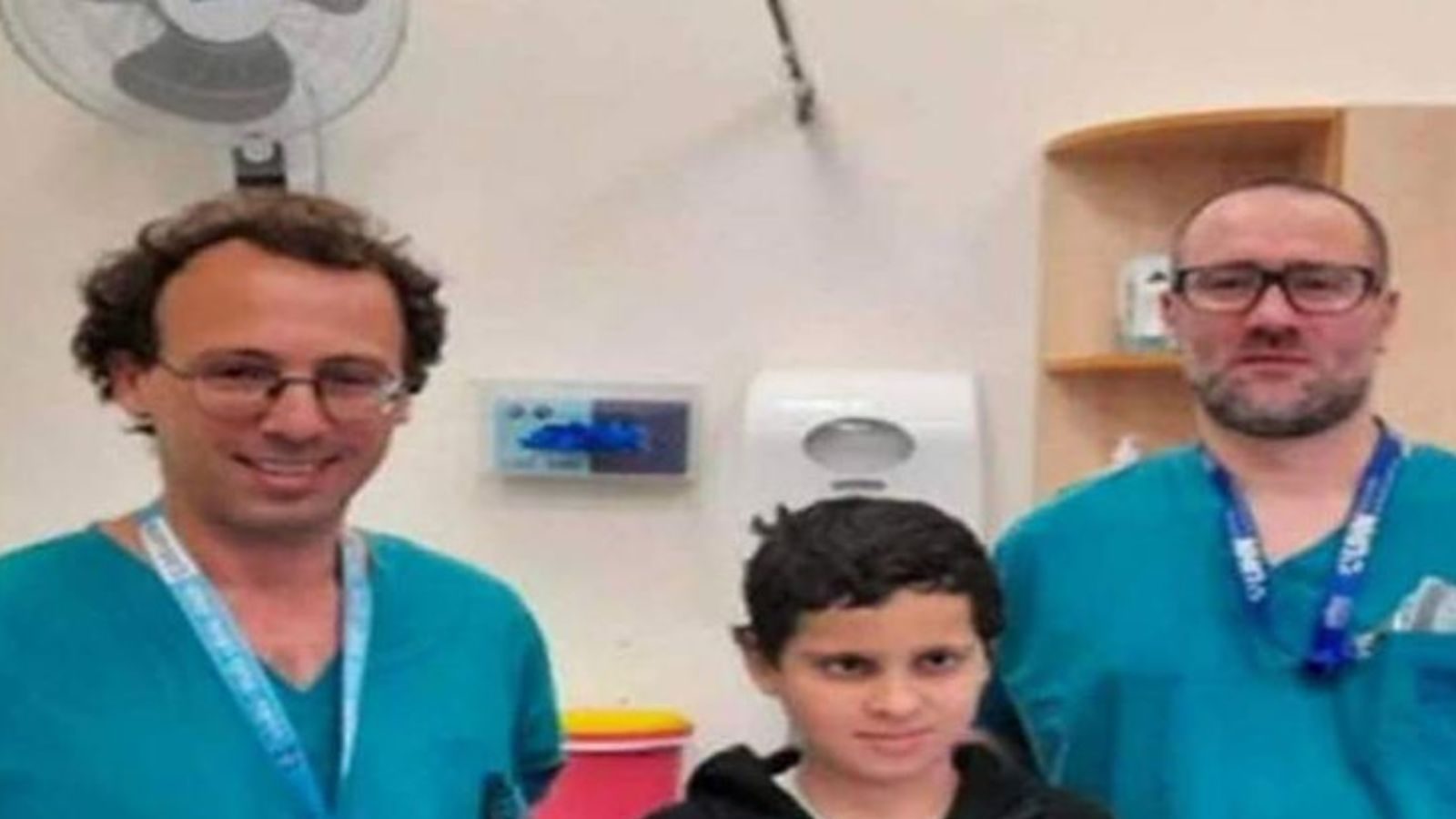 அதிசயம் ஆனால் உண்மை... விபத்தில் துண்டான சிறுவனின் தலையை மீண்டும் இணைத்த மருத்துவர்கள்...!