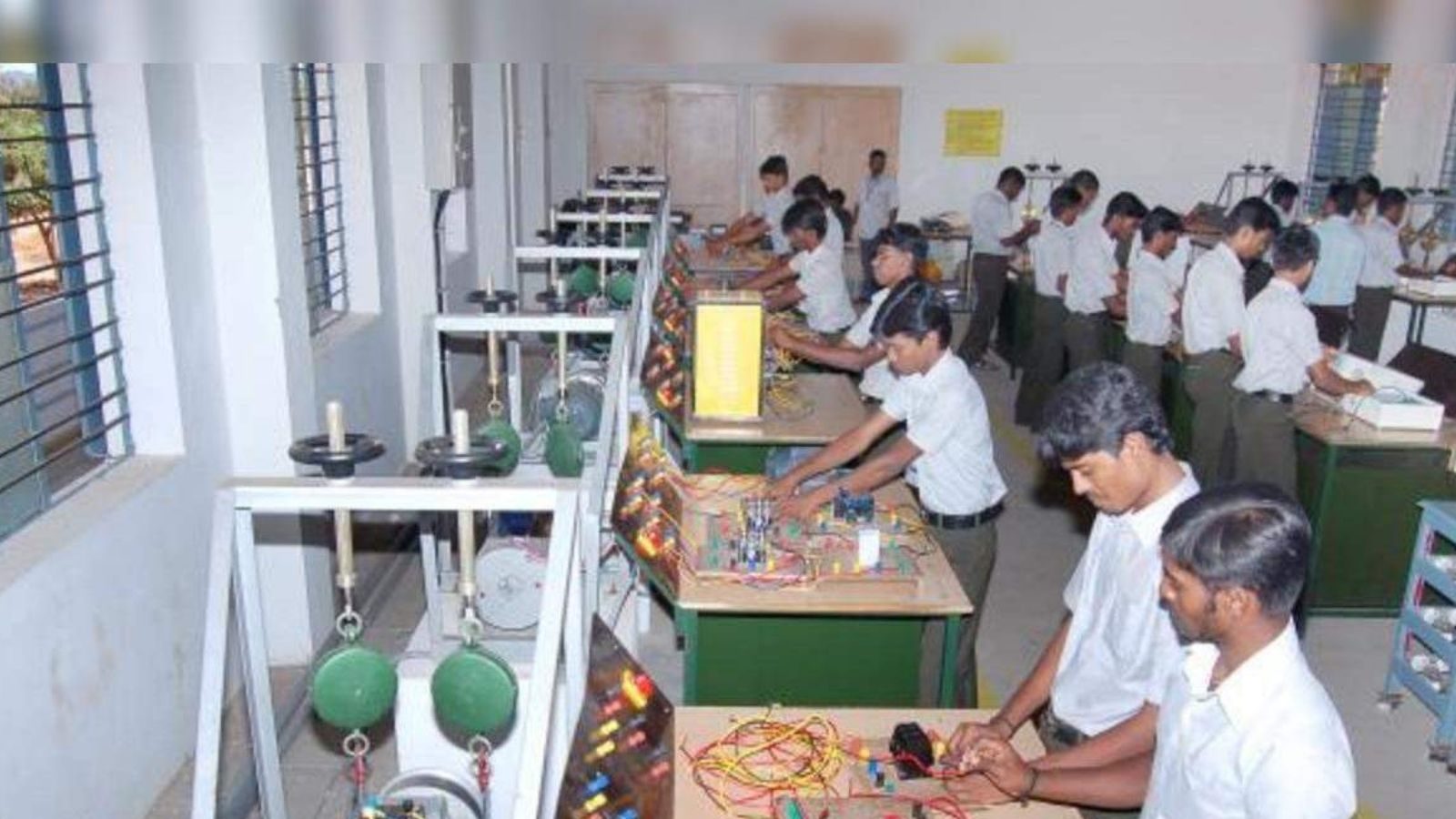 10th, +2 தேர்ச்சி பெறவில்லையா..? இலவசப் படிப்பு... கைநிறைய சம்பளம்... மிஸ் பண்ணிடாதீங்க..!