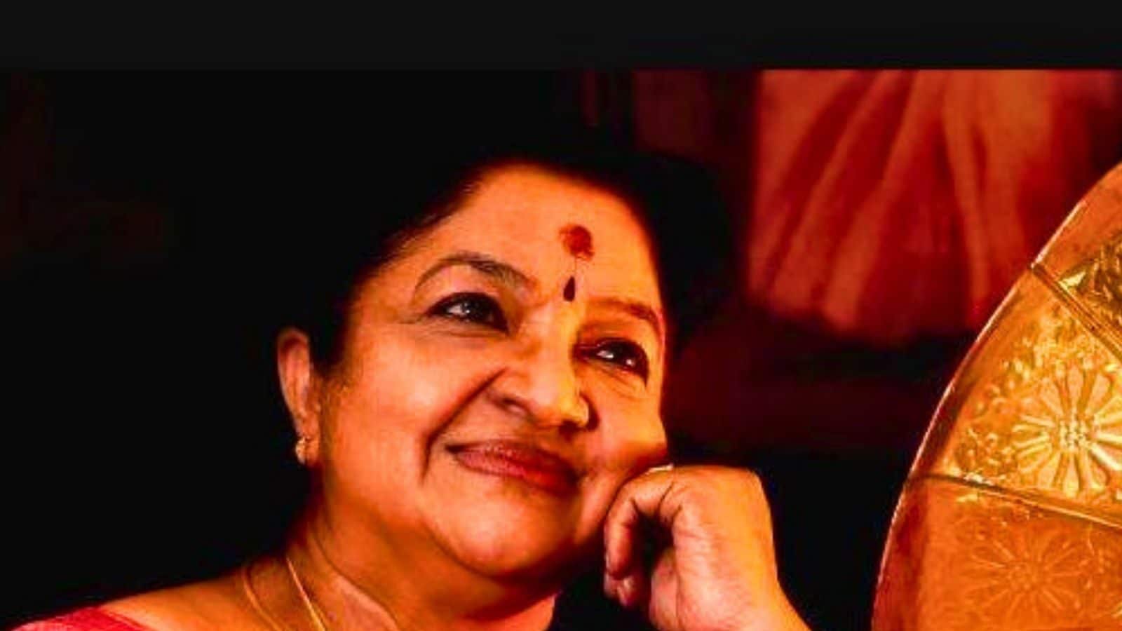 தமிழ் ரசிக நெஞ்சங்களை தன் குரலால்  கட்டிப்போட்ட ‘சின்னக்குயில்’ சித்ரா...