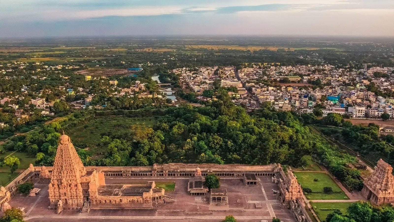 சுற்றுலா பயணிகளை கவர்வதில் தமிழ்நாடு முன்னிலை.. புள்ளி விவரங்கள் தகவல்!