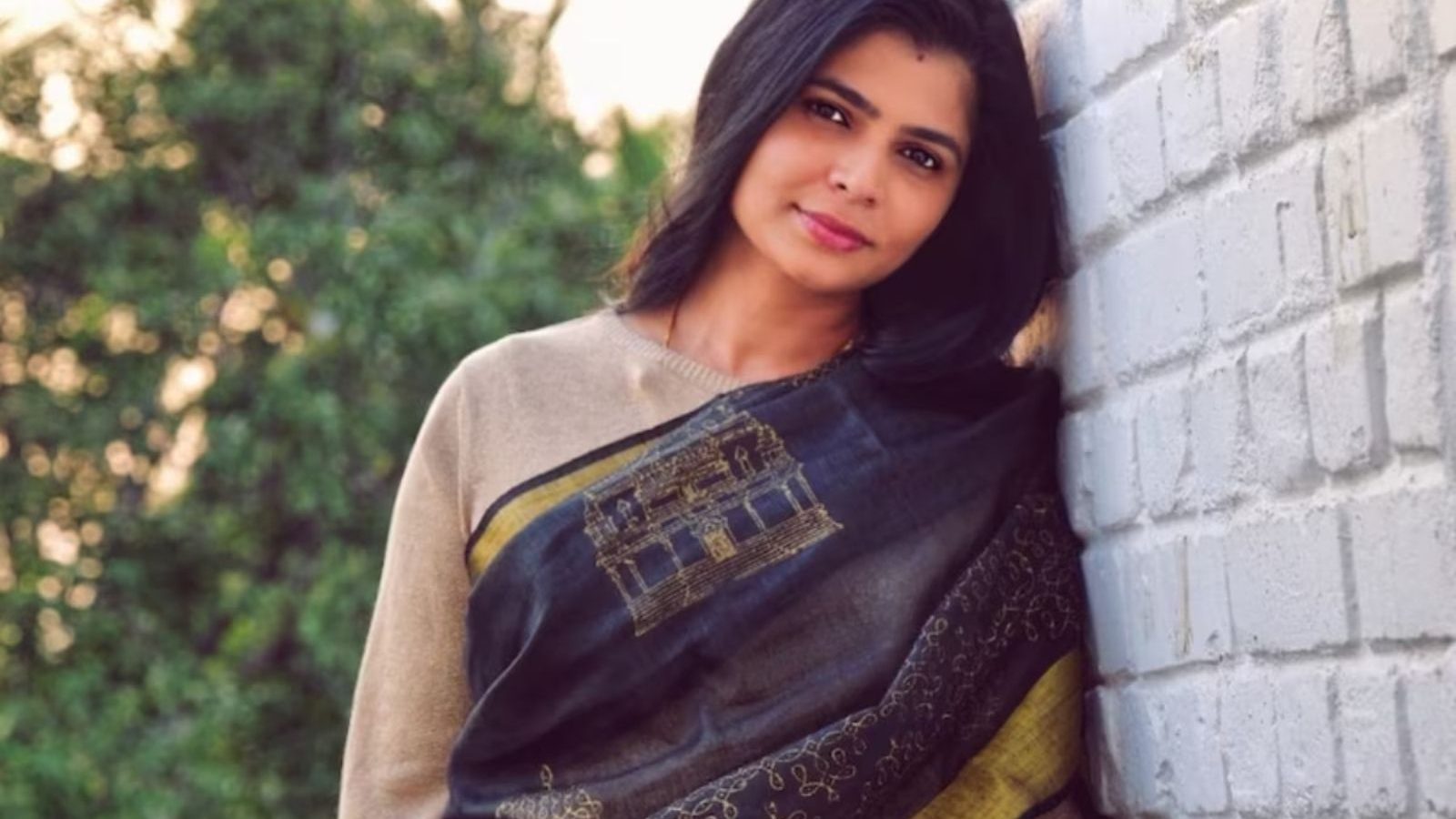 பாடகி சின்மயி குடும்பத்தினரிடம் நூதன மோசடி..  வங்கி கணக்கிலிருந்து பல லட்சம் சுருட்டல்..