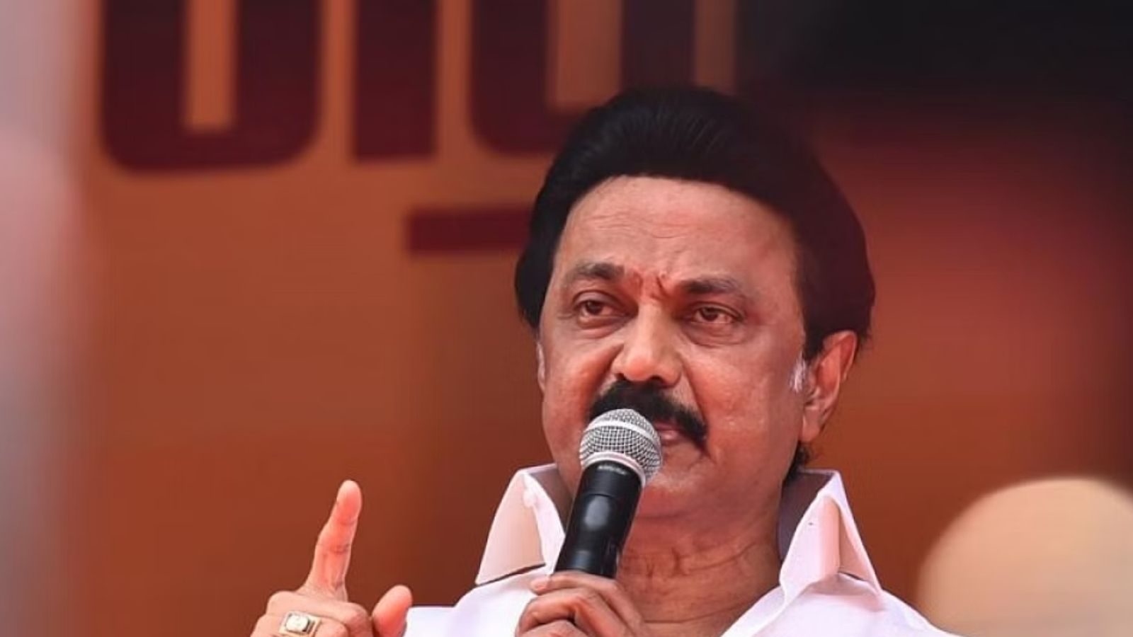 “மசோதாவை குடியரசுத் தலைவருக்கு அனுப்பும் போஸ்ட்மேன் வேலைதான் ஆளுநருக்கு” - முதலமைச்சர் மு.க.ஸ்டாலின் சாடல்