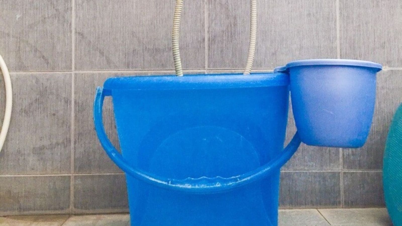 வாஸ்து டிப்ஸ்.. குளியல் அறை டைல்ஸ், காலி வாளி..  பாத்ரூம் குறித்து வாஸ்து சொல்வது இதுதான்!