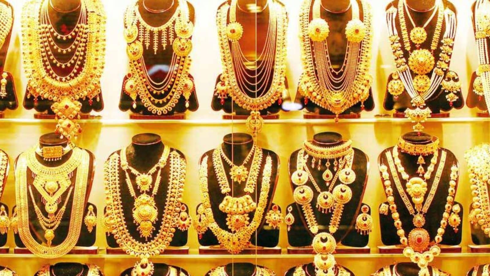 Gold Rate Today |  அதிரடியாக குறைந்த தங்கம் விலை.. இன்றைய நிலவரம்..