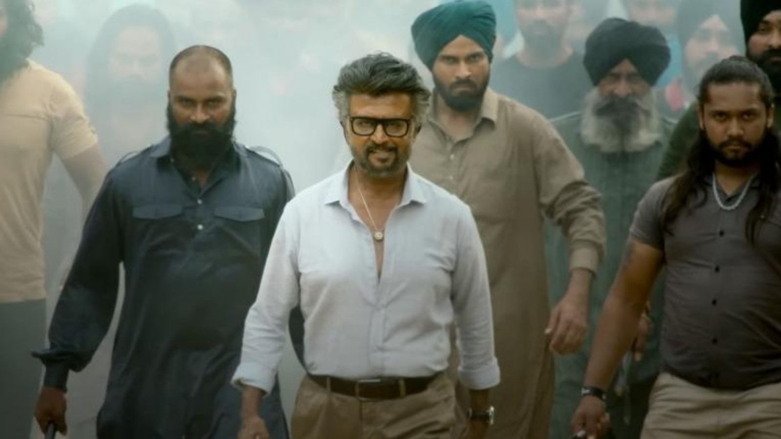 விஜய், அஜித் படங்களின் வசூலை அடித்து நொறுக்கிய ரஜினியின் ஜெயிலர்... முதல் நாள் மட்டும் இத்தனை கோடிகளா?