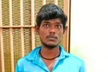 டூவிலரில் சென்ற இளைஞரை வழிமறித்து வெட்டிக்கொன்ற கும்பல்