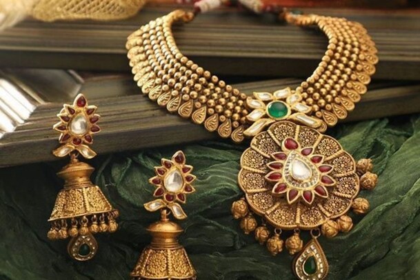 தொடர் சரிவில் தங்கம் விலை.. நகை பிரியர்கள் மகிழ்ச்சி!