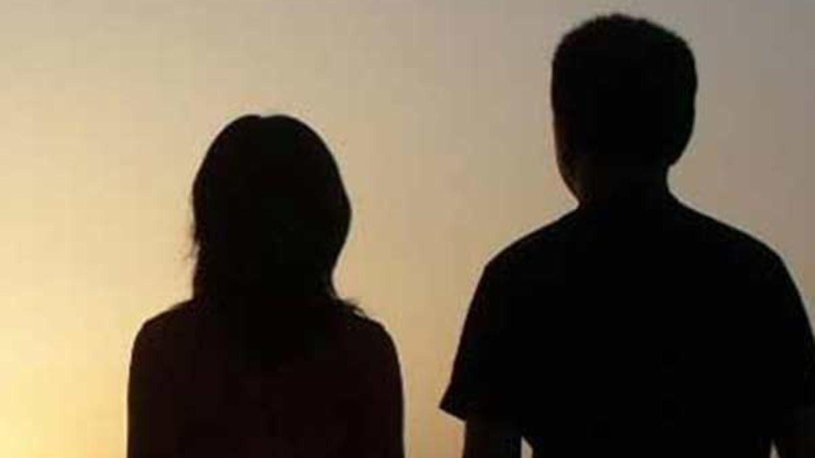 2 குழந்தைகளை தவிக்கவிட்டு இளைஞருடன் ஓட்டம்பிடித்த பெண்..  கணவர் அதிர்ச்சி