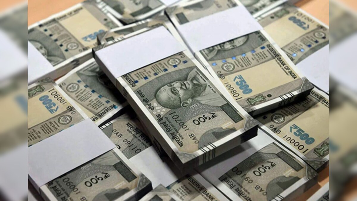 பைகளில் கட்டுக்கட்டாக சிக்கிய பணம்... சென்னையில் ஒரே இடத்தில் ஒன்றரை கோடி பறிமுதல் – News18 தமிழ்