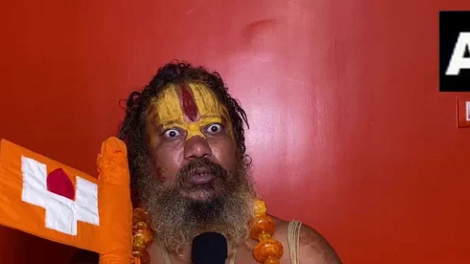 உதயநிதி தலைக்கு ரூ.10 கோடி போதாது என்றால் மேலும் அதிகரிப்பேன்.. அயோத்தி சாமியார் மீண்டும் கொலைமிரட்டல்!