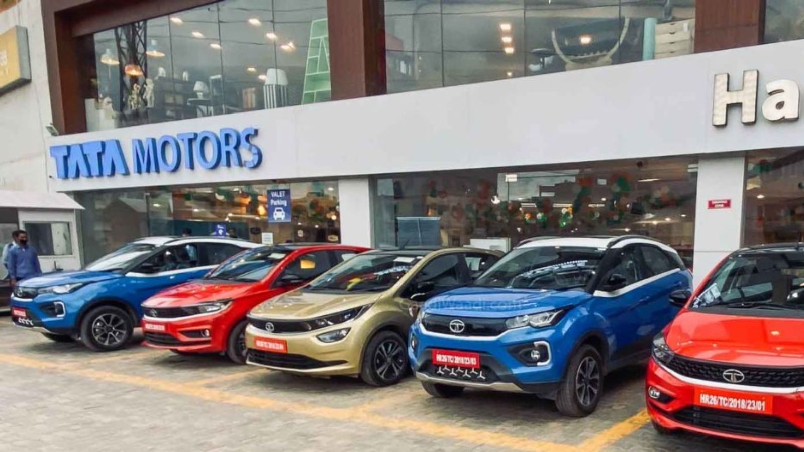 வாடிக்கையாளர்களுக்கு தேவை இருக்கும் வரை டீசல் கார்கள் தயாரிக்கப்படும் - டாடா மோட்டார்ஸ்