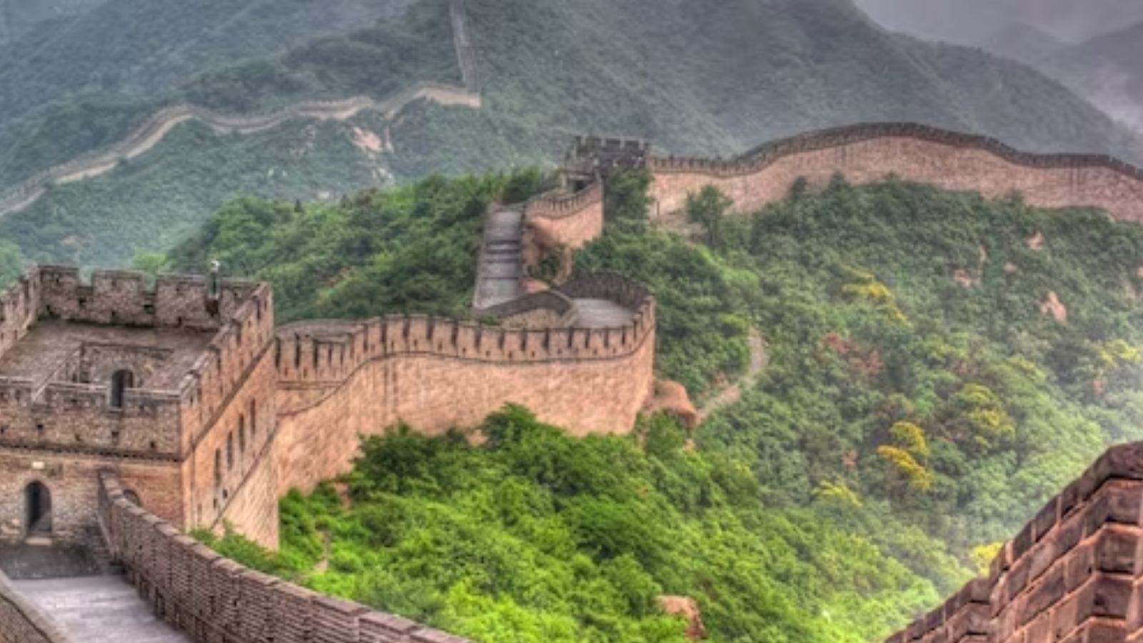 Lubang Besar di Tembok Besar China.. Peristiwa Bagir terjadi di perempatan jalan..